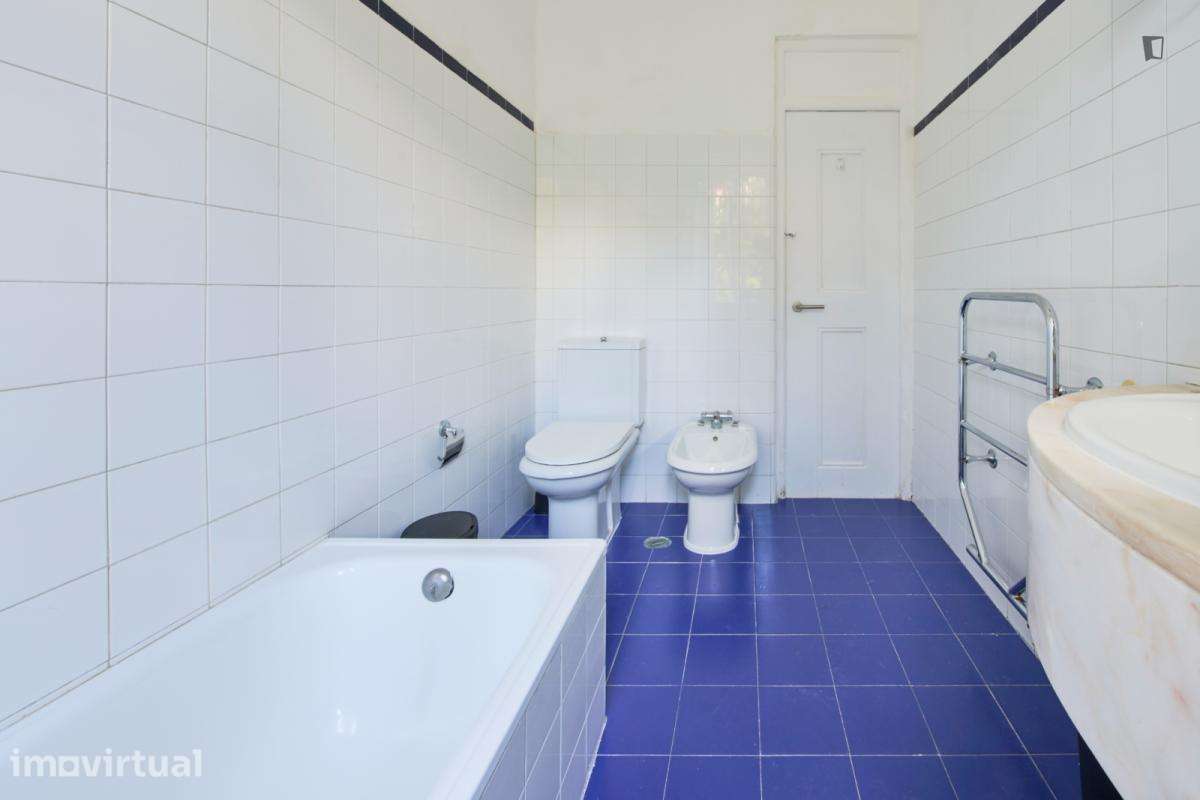 Quarto - localizado em São Bento Lisbon - Grande imagem: 4/35