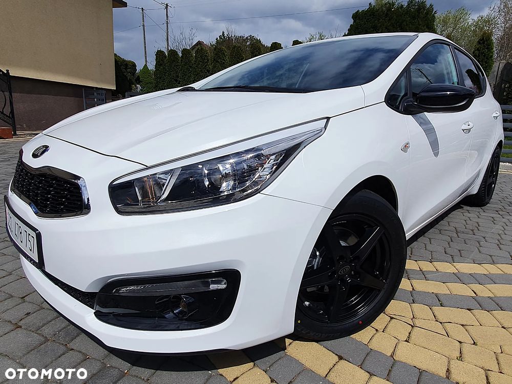 Kia Ceed - 16