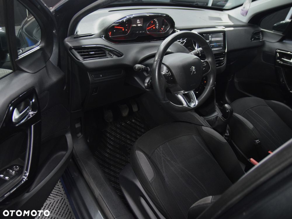 Peugeot 208 - 15