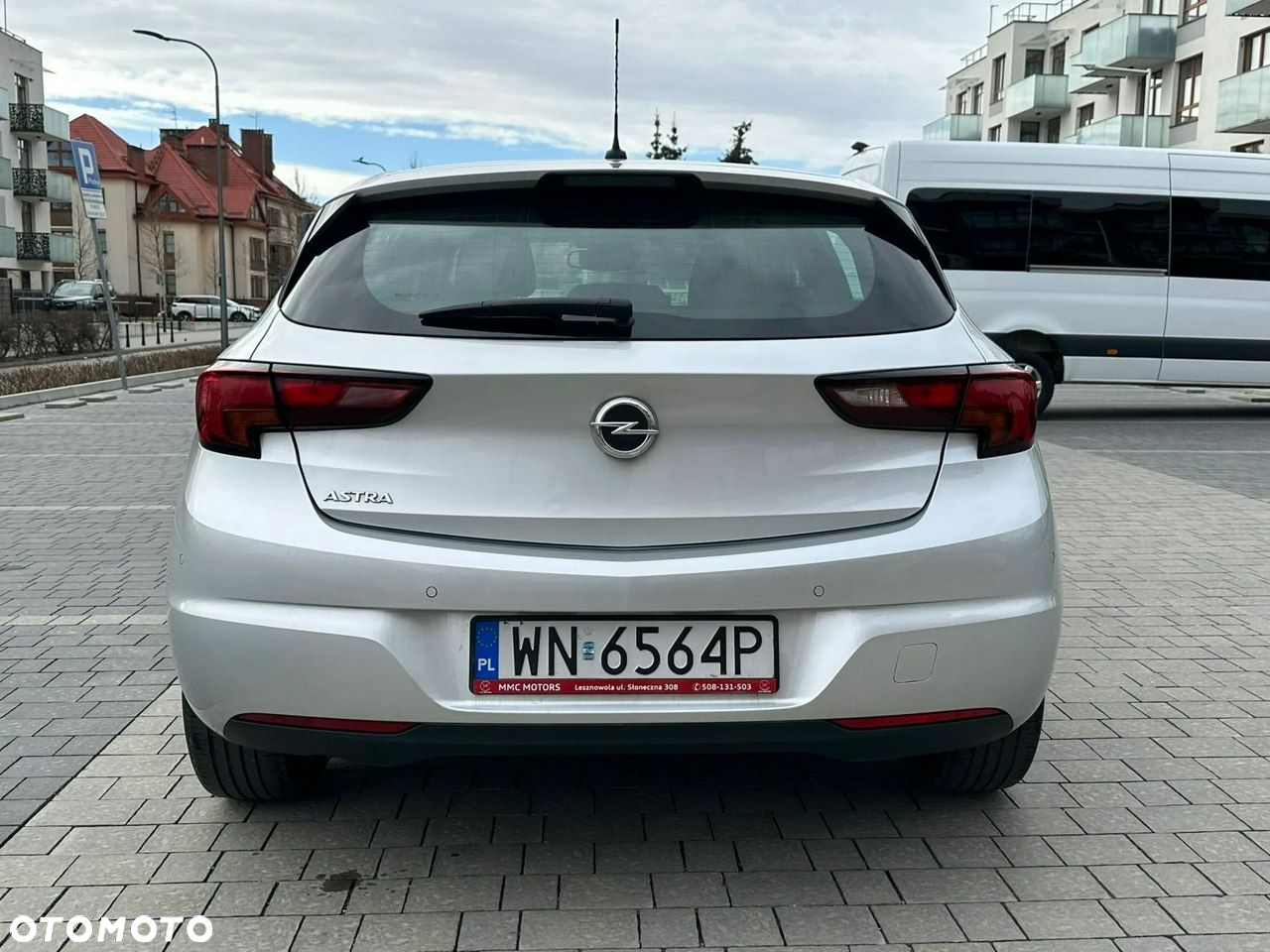 Opel Astra V 1.2 T Elegance S&S - 4