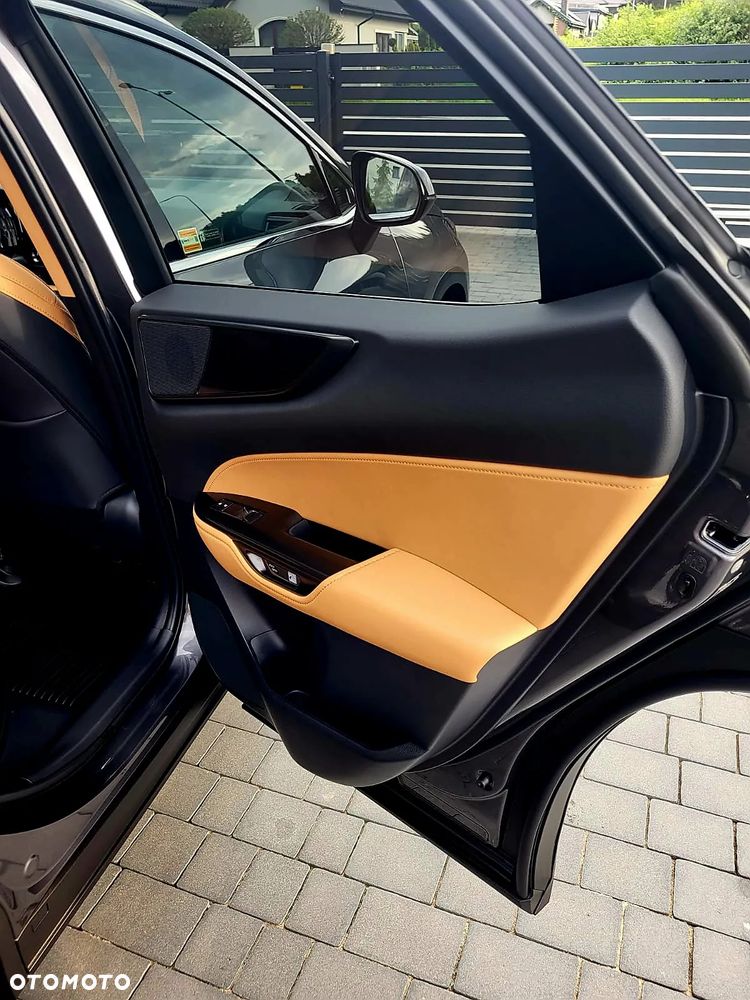 Lexus NX 350h Prestige AWD - 24