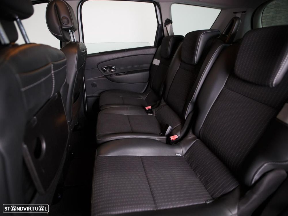 Renault Mégane Scénic - 8