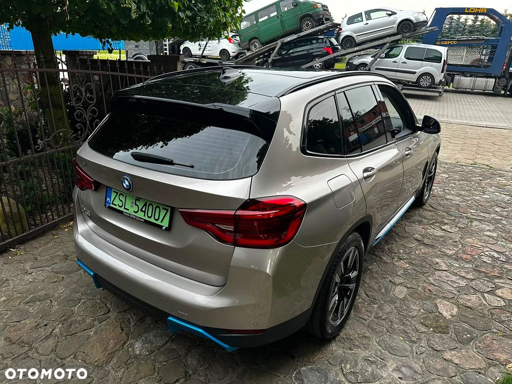 BMW iX3 Standard - 11