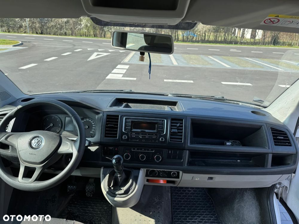 Volkswagen Transporter - 11