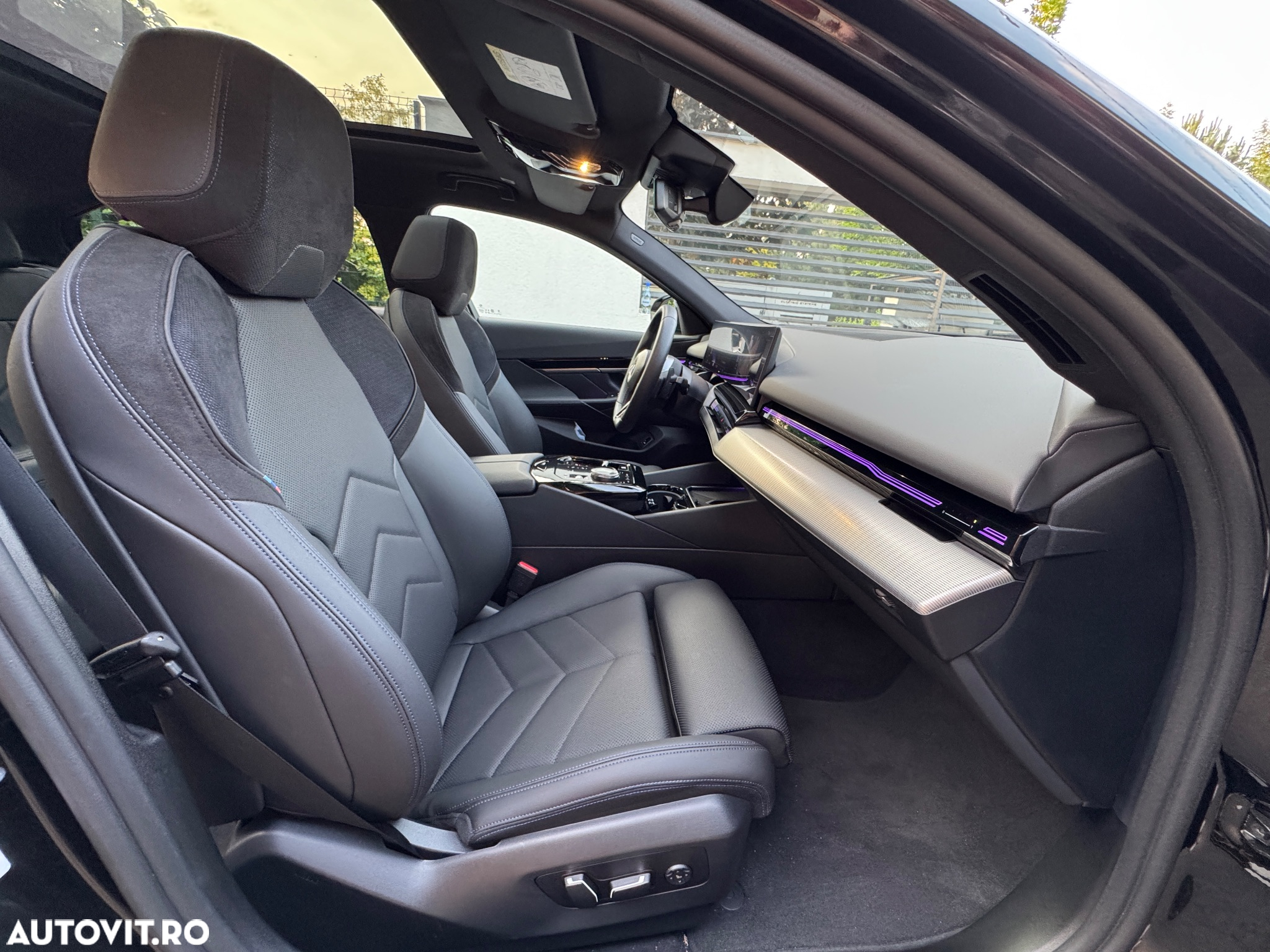 BMW Seria 5 520i AT MHEV - 14