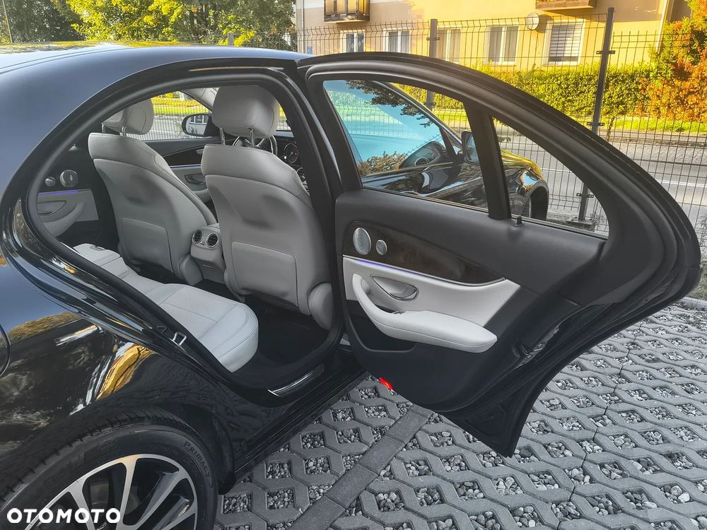 Mercedes-Benz Klasa E 200 9G-TRONIC - 9