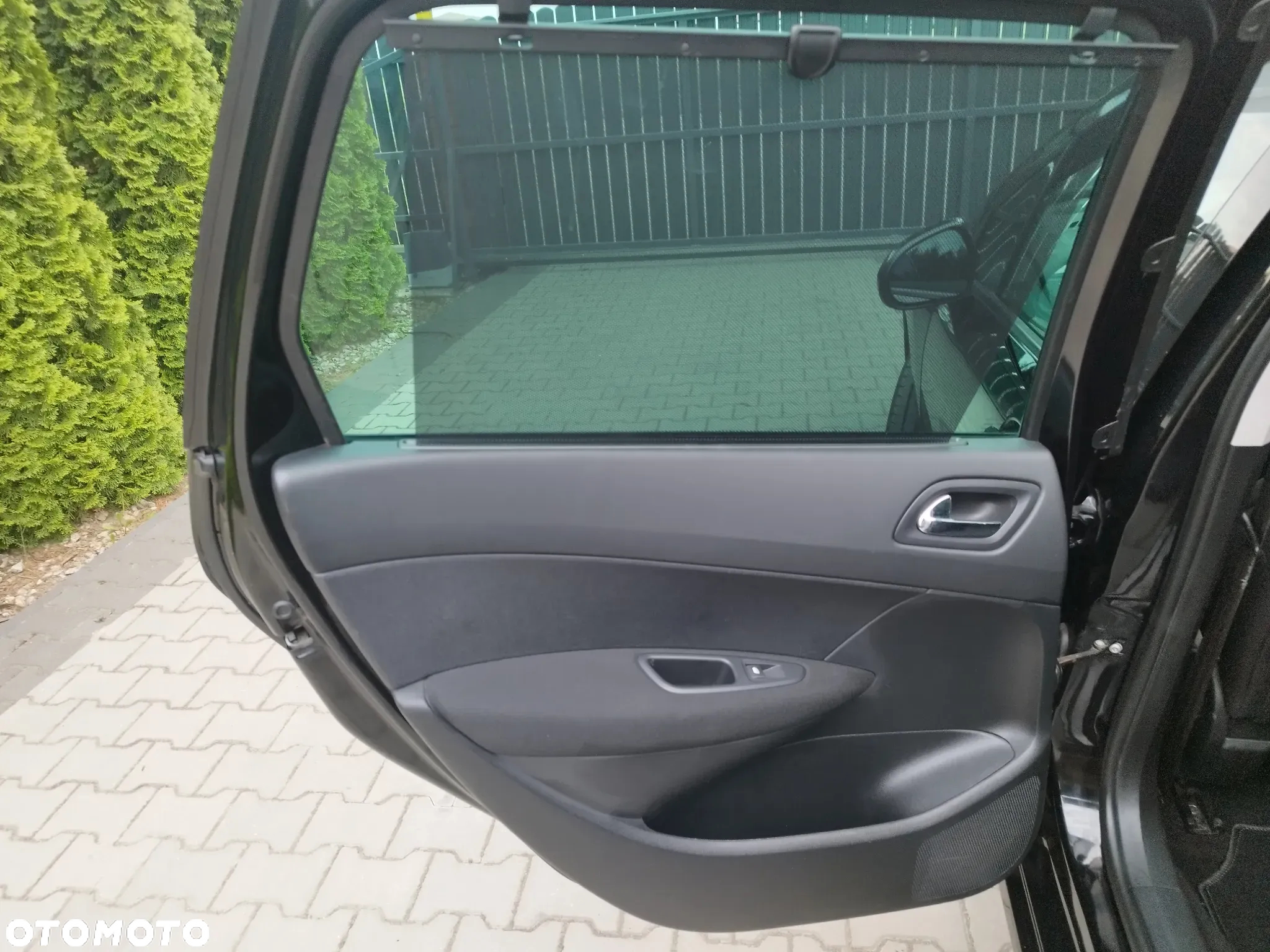 Peugeot 308 SW HDi FAP 110 EGS6 Premium - 24
