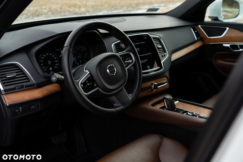 Volvo XC 90 B5 D AWD Momentum - 26