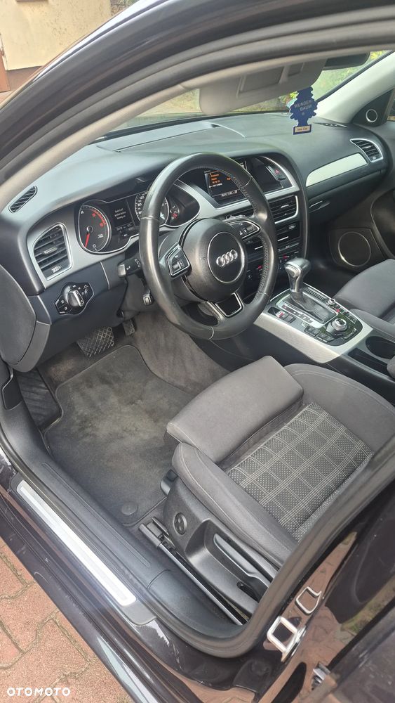 Audi A4 Avant 2.0 TDI DPF clean diesel multitronic S line Sportpaket - 14