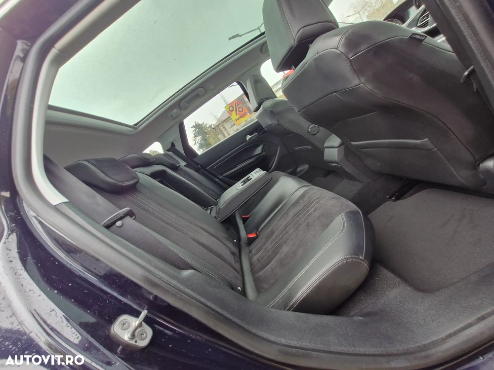 Peugeot 308 1.2 L PureTech Turbo Allure - 8