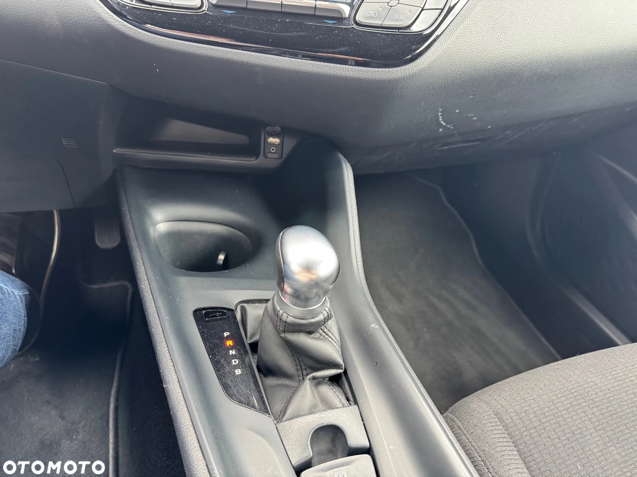 Toyota C-HR 1.8 Hybrid Dynamic - 14