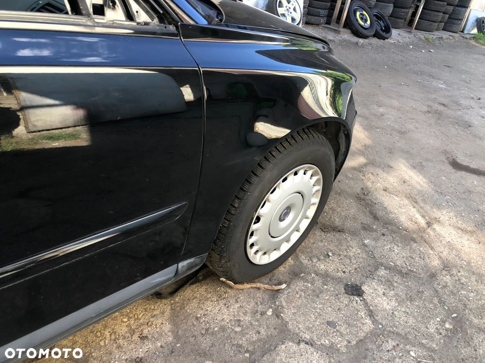 Vol-01 - Błotnik Prawy Przód Volvo S40 II V50 LIFT Kod Lakieru : 019-26 - Wysyłka - 2