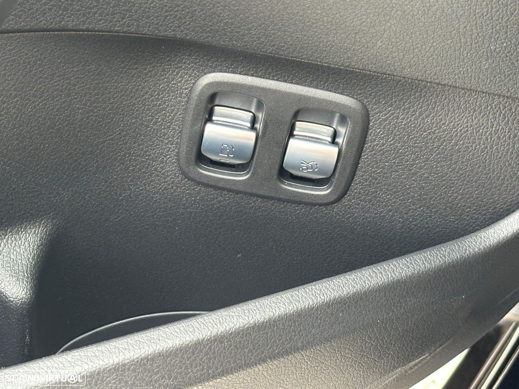 Mercedes-Benz C 300 e Avantgarde - 36