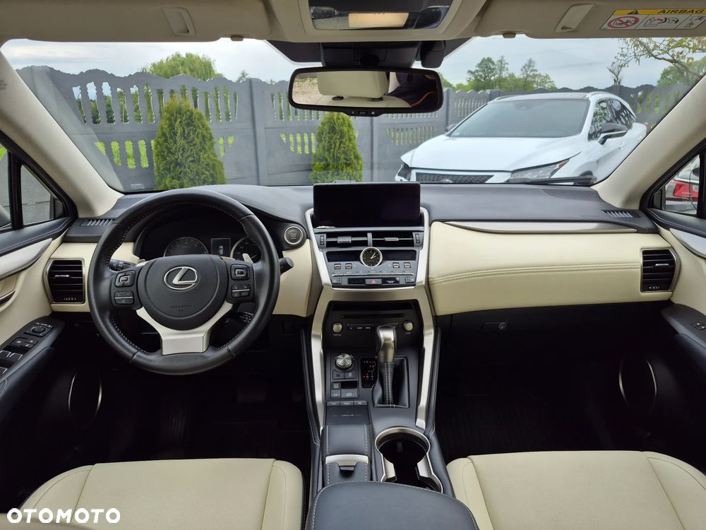 Lexus NX 300 F Impression AWD - 8