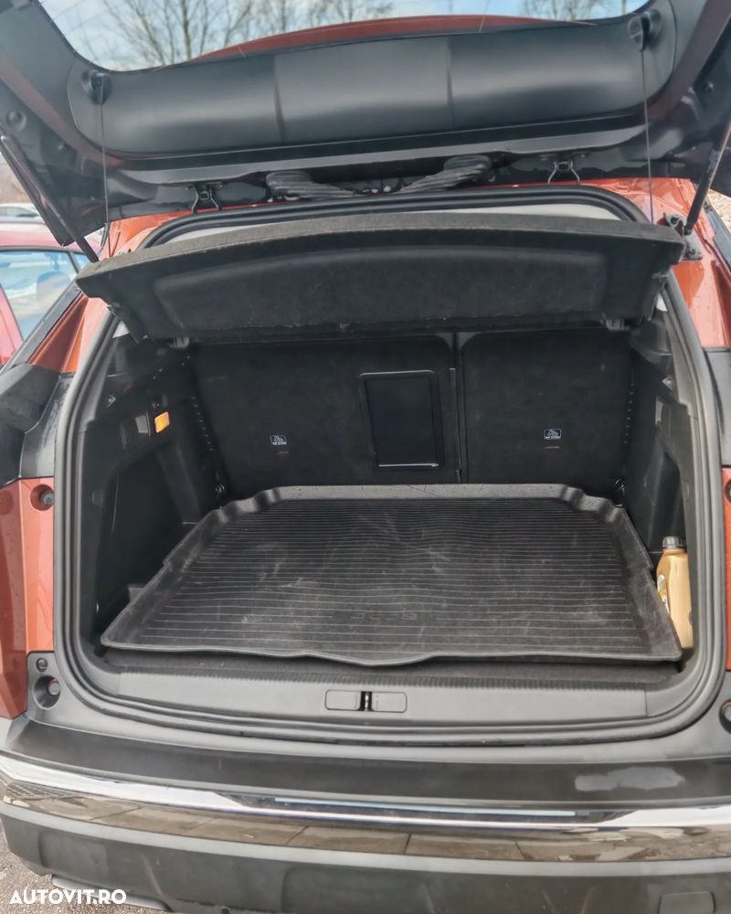 Peugeot 3008 1.2 PureTech Turbo S&S Allure - 11