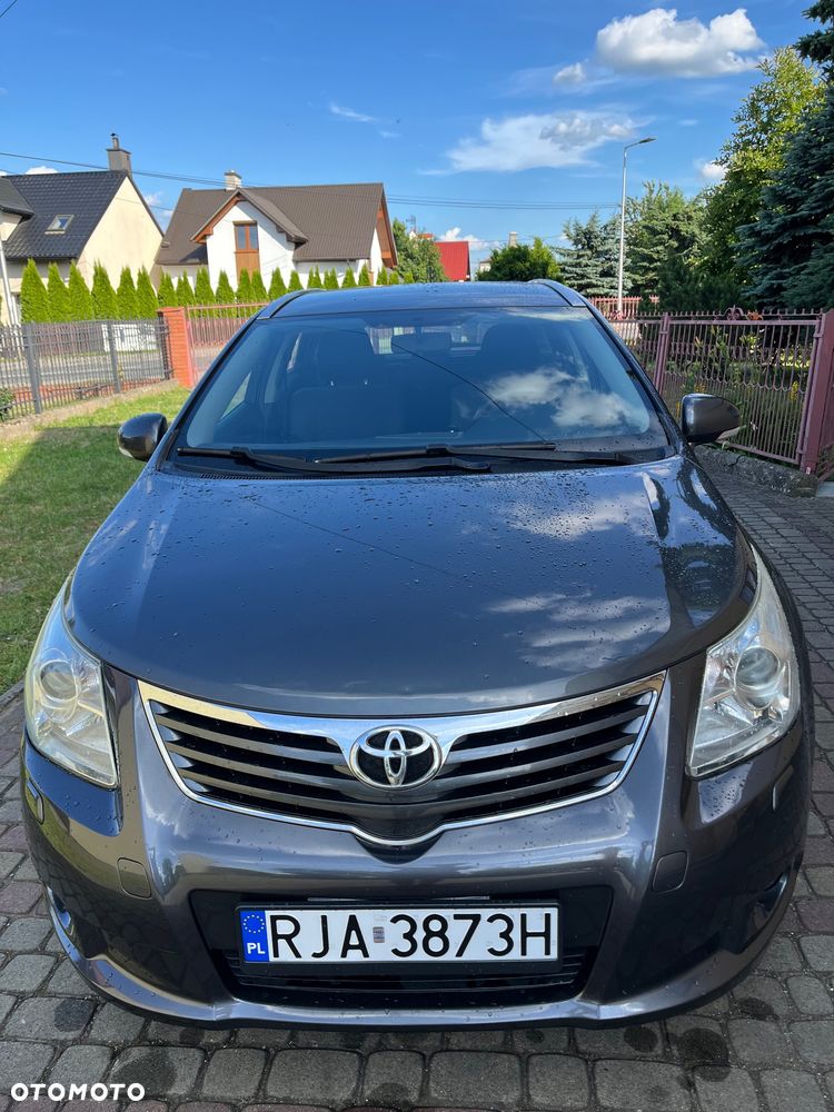 Toyota Avensis 2.0 D-4D Executive - 22