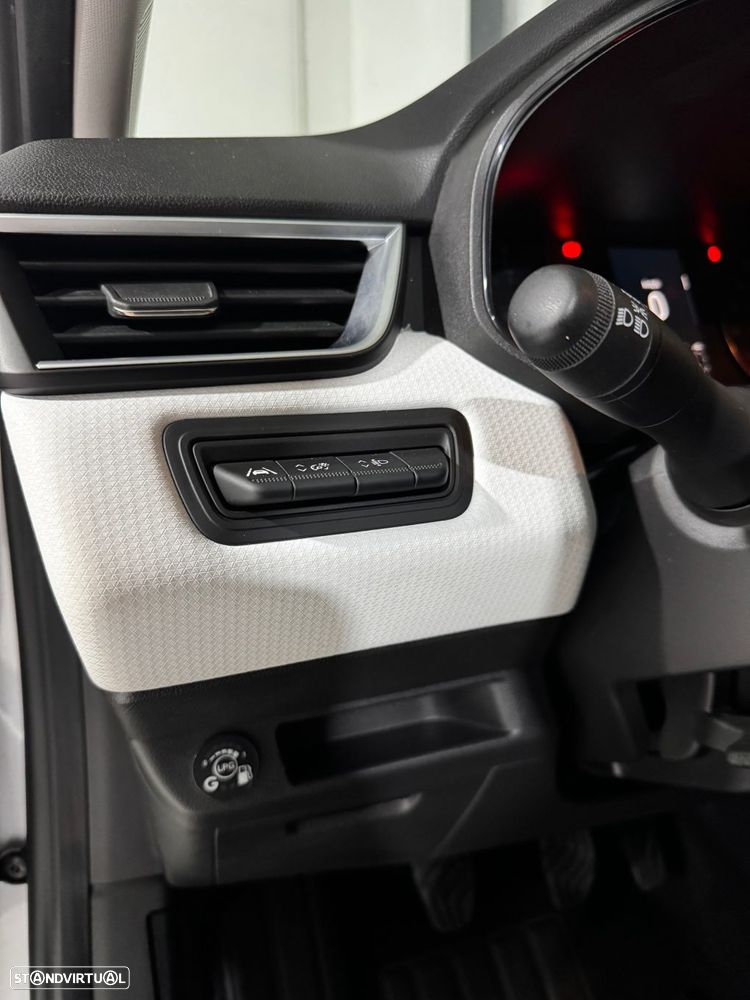 Renault Clio - 19
