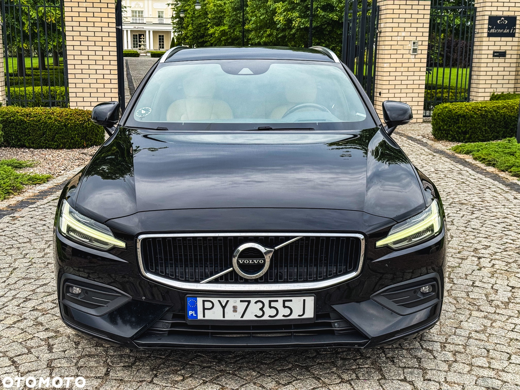 Volvo V60 D4 Momentum Pro - 3