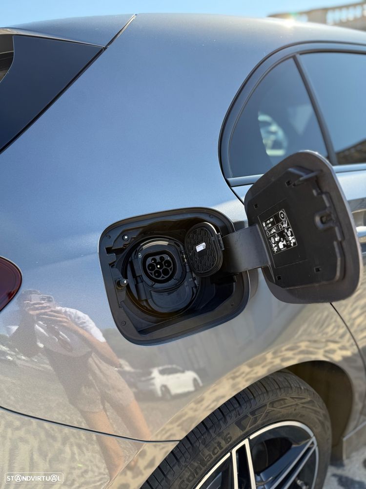 Mercedes-Benz A 250 e AMG Line - 16