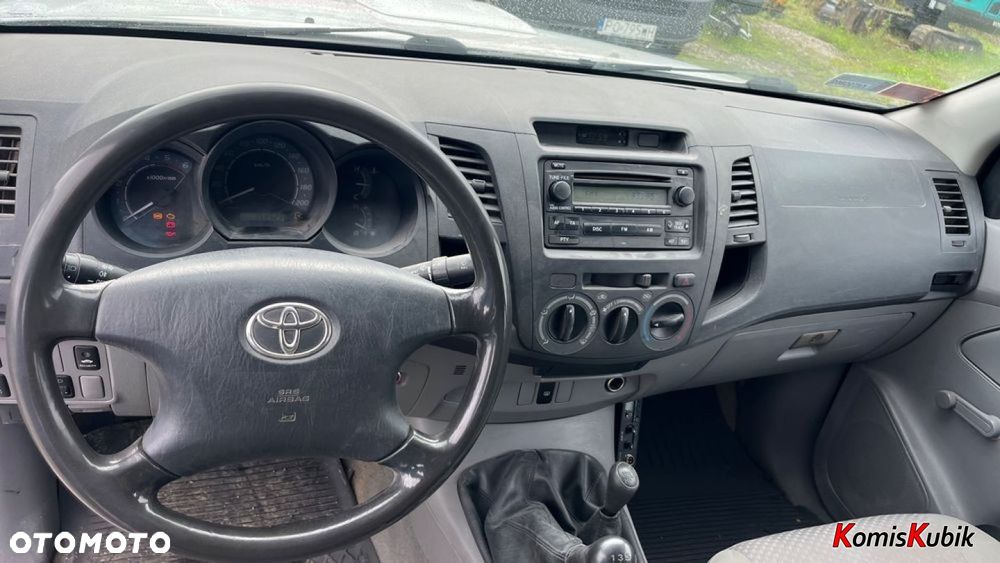 Toyota Hilux - 16