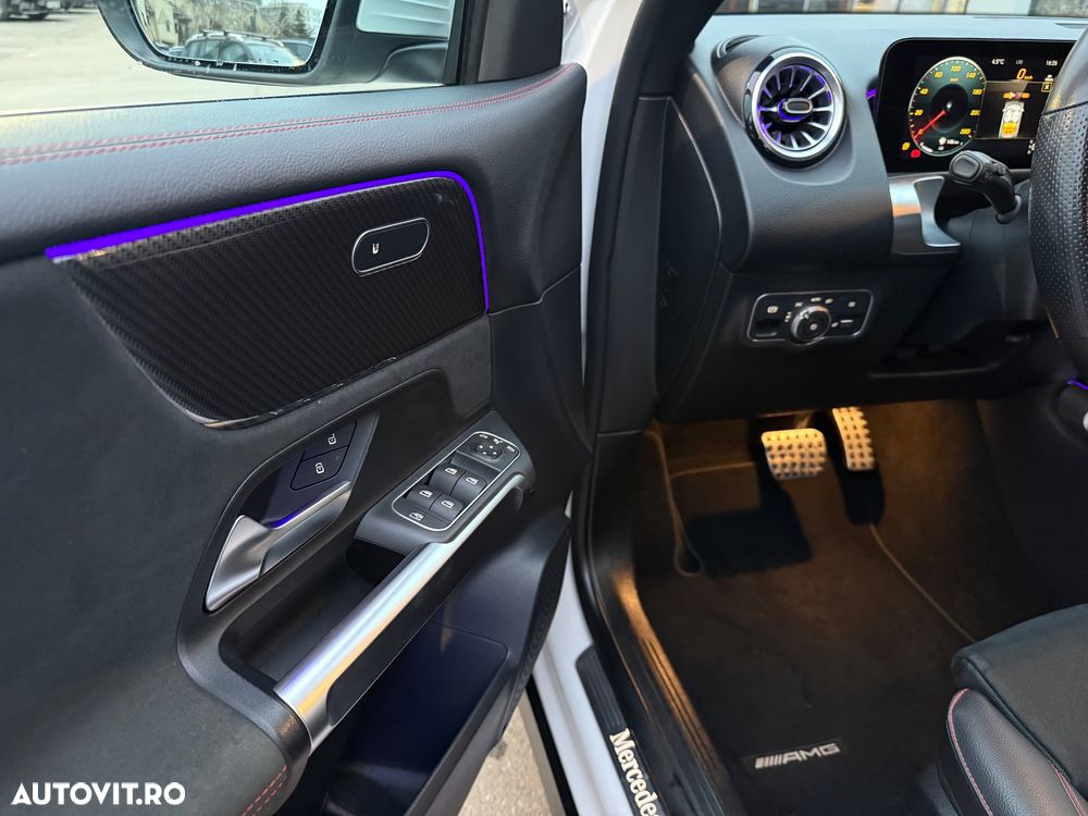 Mercedes-Benz GLB - 23