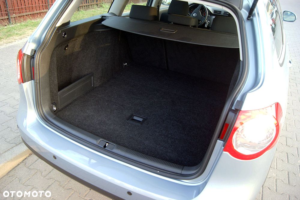 Volkswagen Passat 2.0 TDI DPF BlueMotion Technology Comfortline - 33