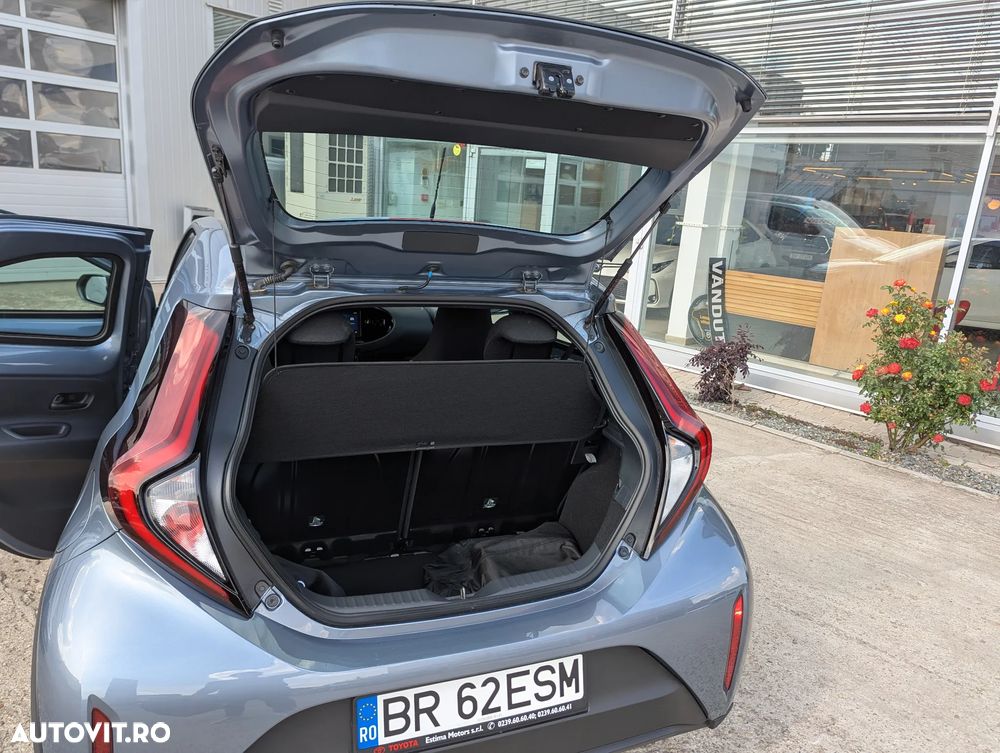 Toyota Aygo X 1.5l HEV 116CP Active - 17