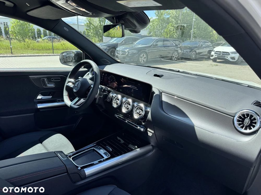 Mercedes-Benz GLA 200 mHEV AMG Line 7G-DCT - 17