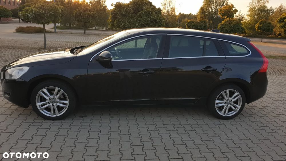 Volvo V60 D3 Summum - 6
