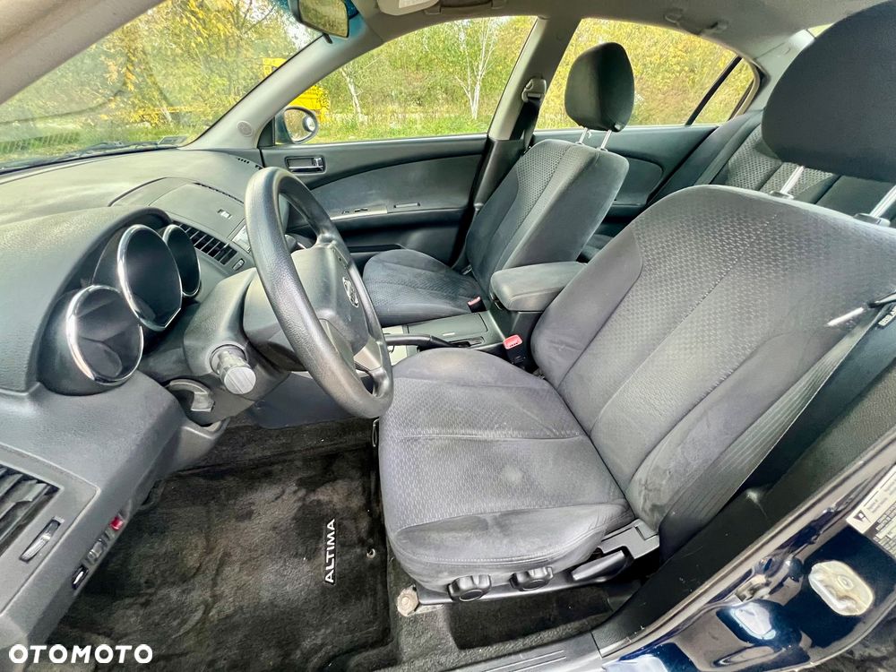 Nissan Altima - 9