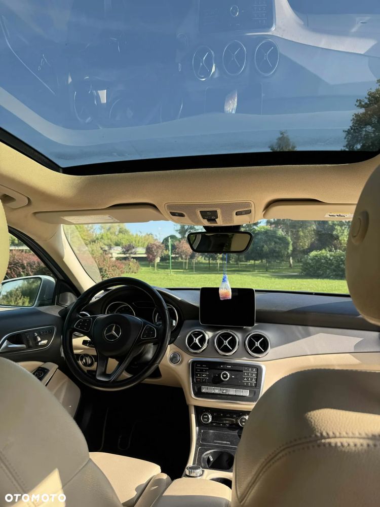 Mercedes-Benz GLA 250 7G-DCT - 8
