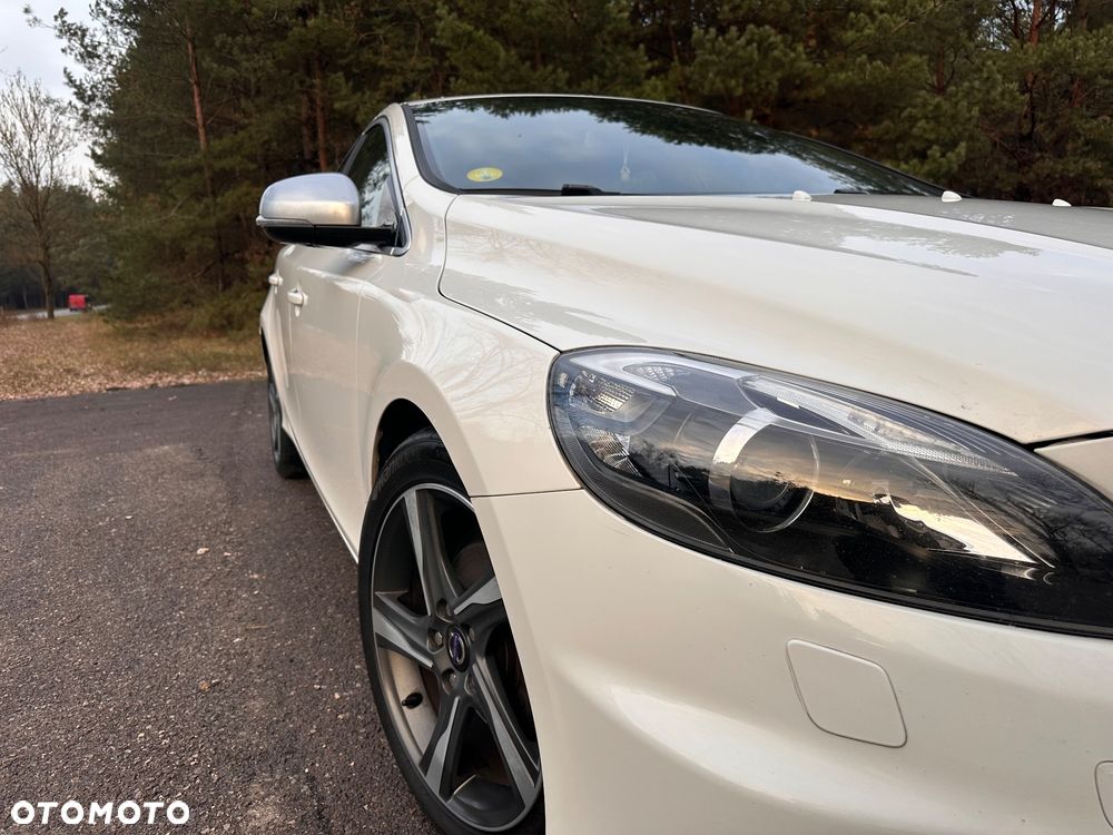 Volvo V40 D2 R Design - 12