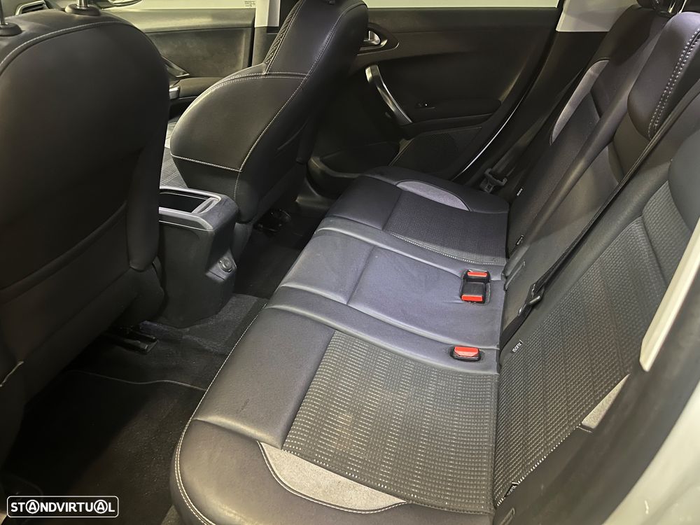 Peugeot 2008 1.2 VTi Allure - 15