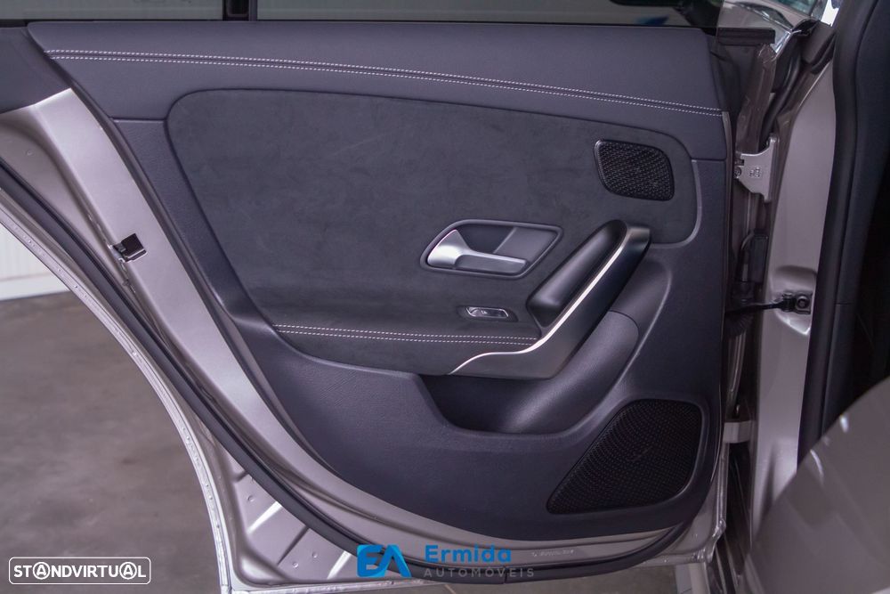 Mercedes-Benz CLA 250 - 36