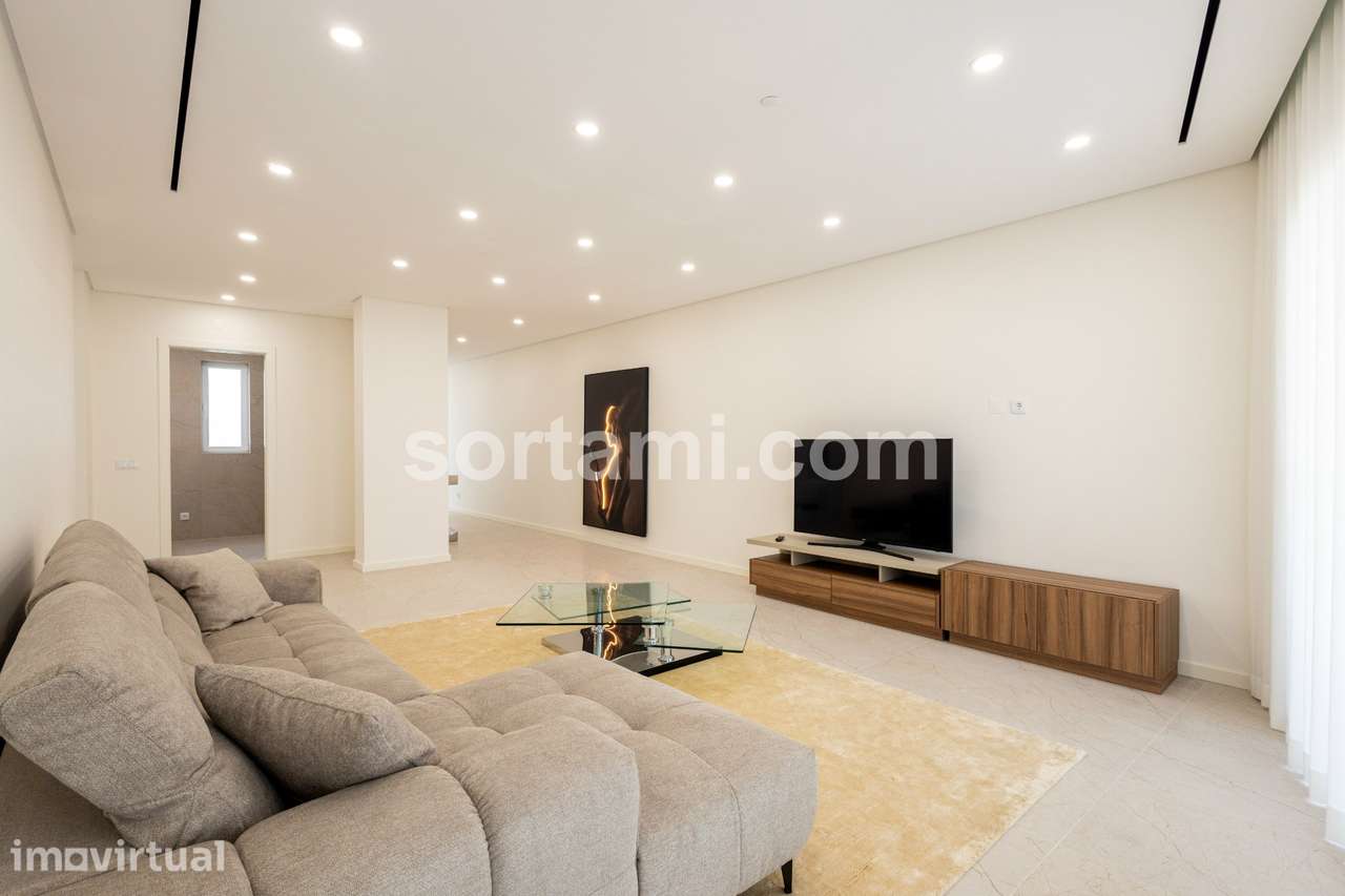 Apartamento T2 Venda em Quarteira,Loulé - Grande imagem: 2/19