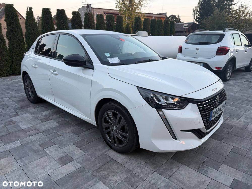 Peugeot 208 - 1