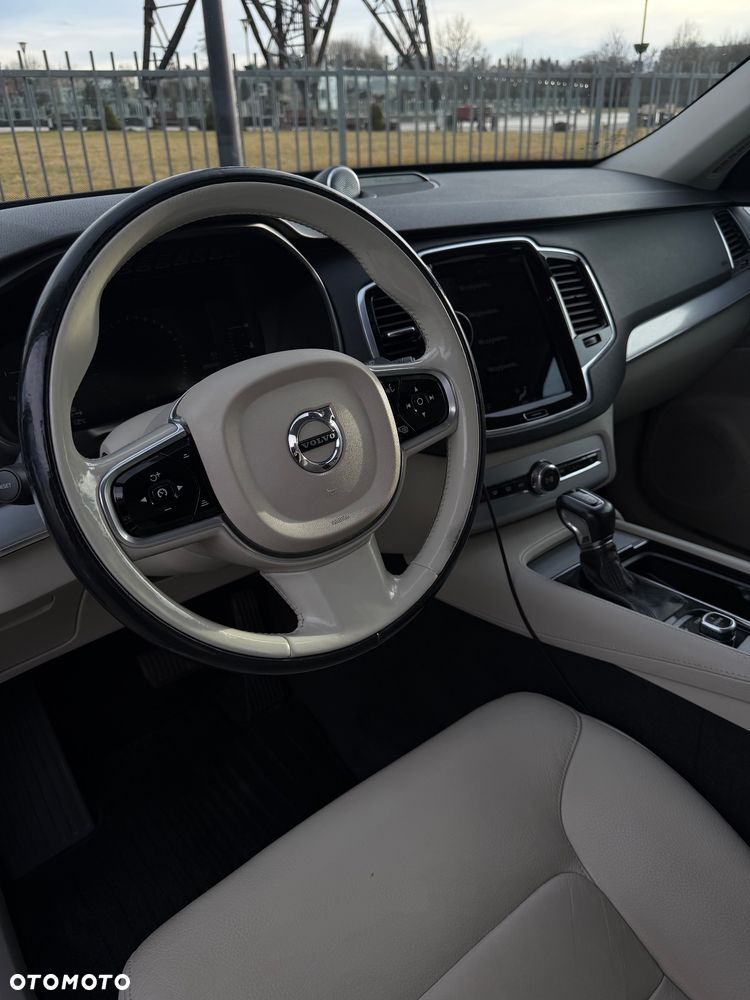Volvo XC 90 D5 AWD Momentum - 2