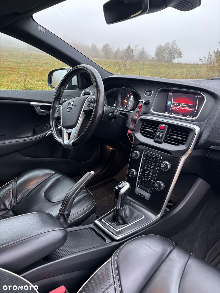 Volvo V40 D3 Drive-E R-Design Momentum - 9