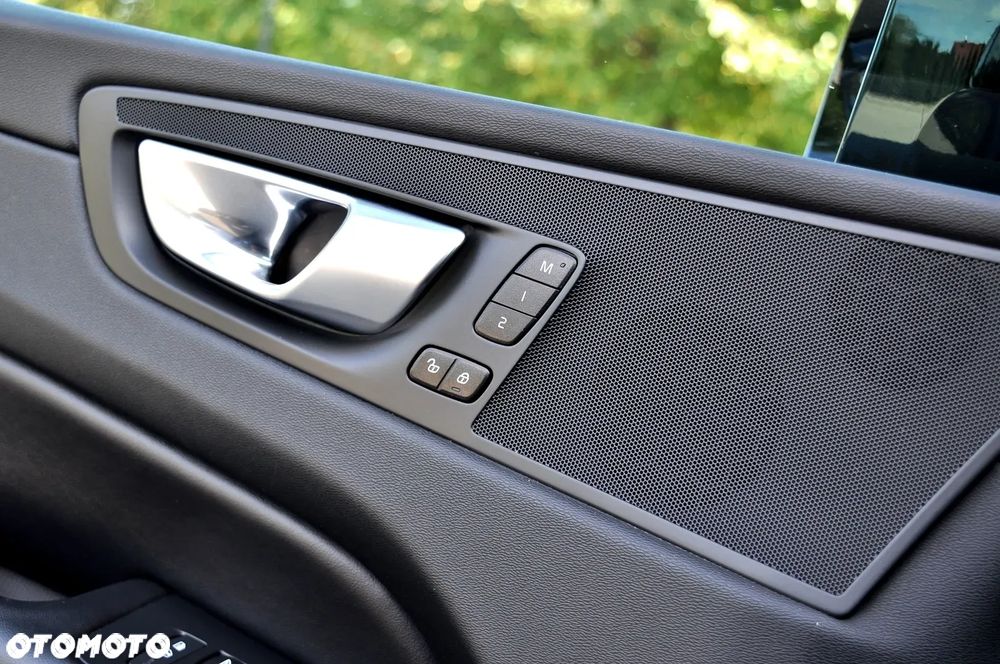 Volvo XC 60 B4 D Geartronic RDesign - 22