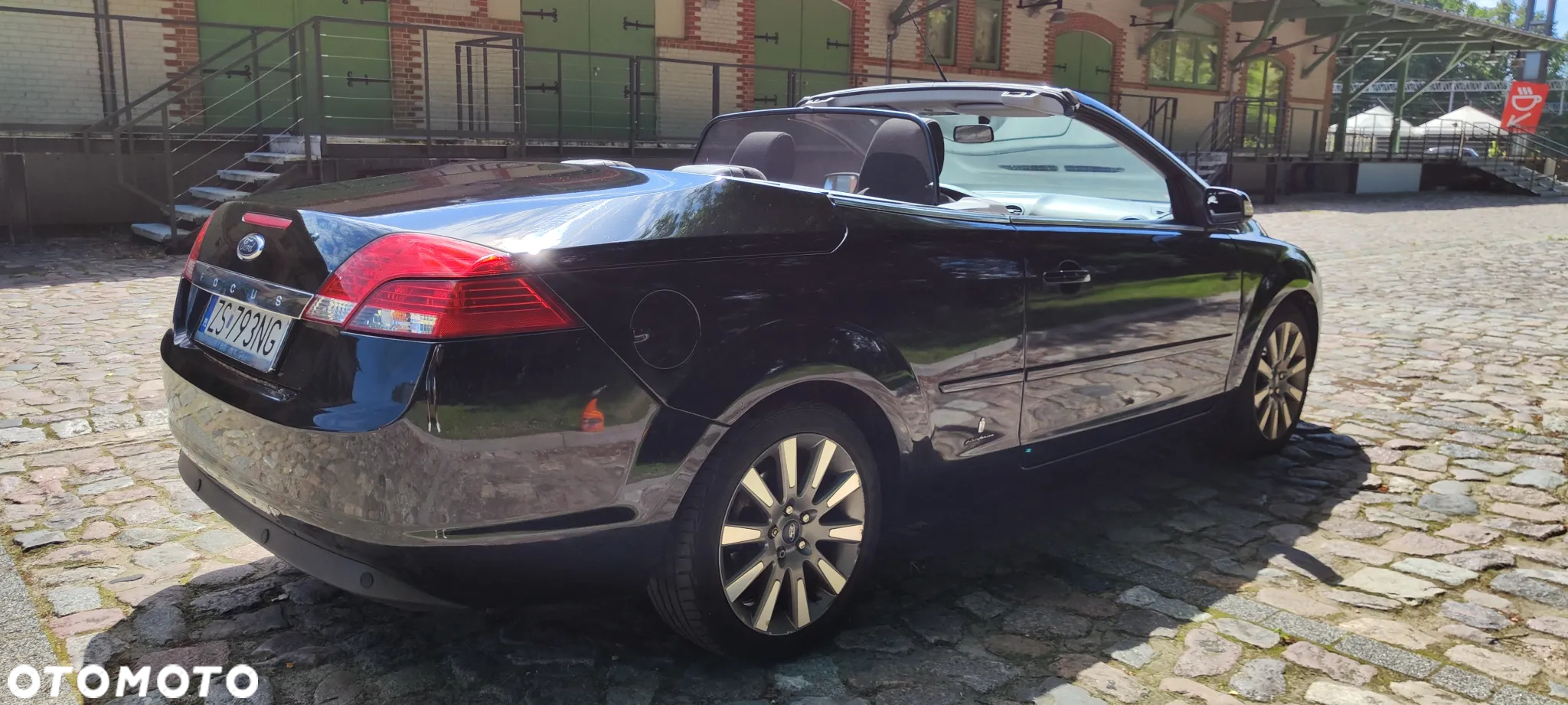 Ford Focus Coupe-Cabriolet 2.0 16V Trend - 12