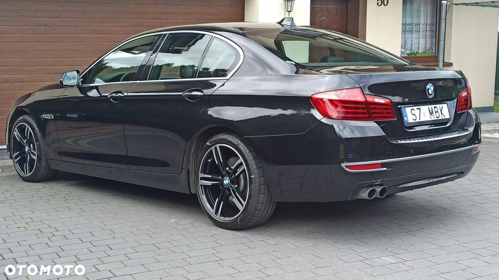 BMW Seria 5 525d xDrive Luxury Line - 11