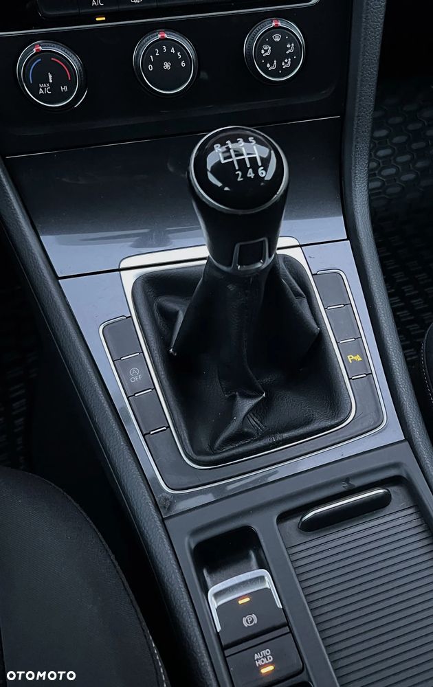 Volkswagen Golf 1.0 TSI Trendline - 29