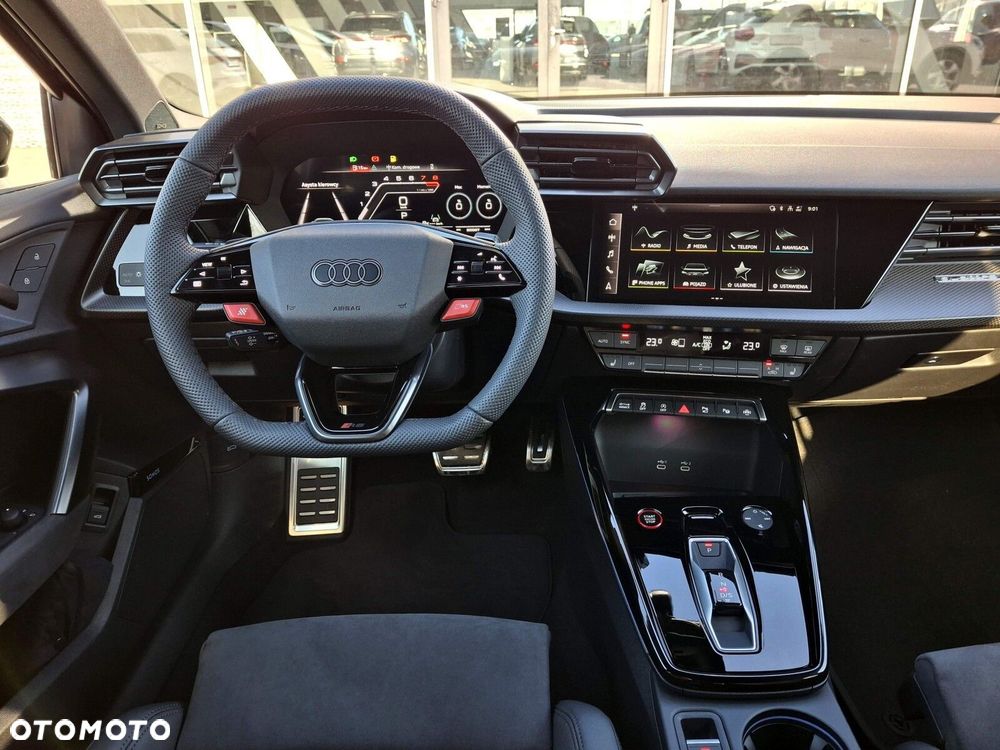 Audi RS3 Limousine - 22