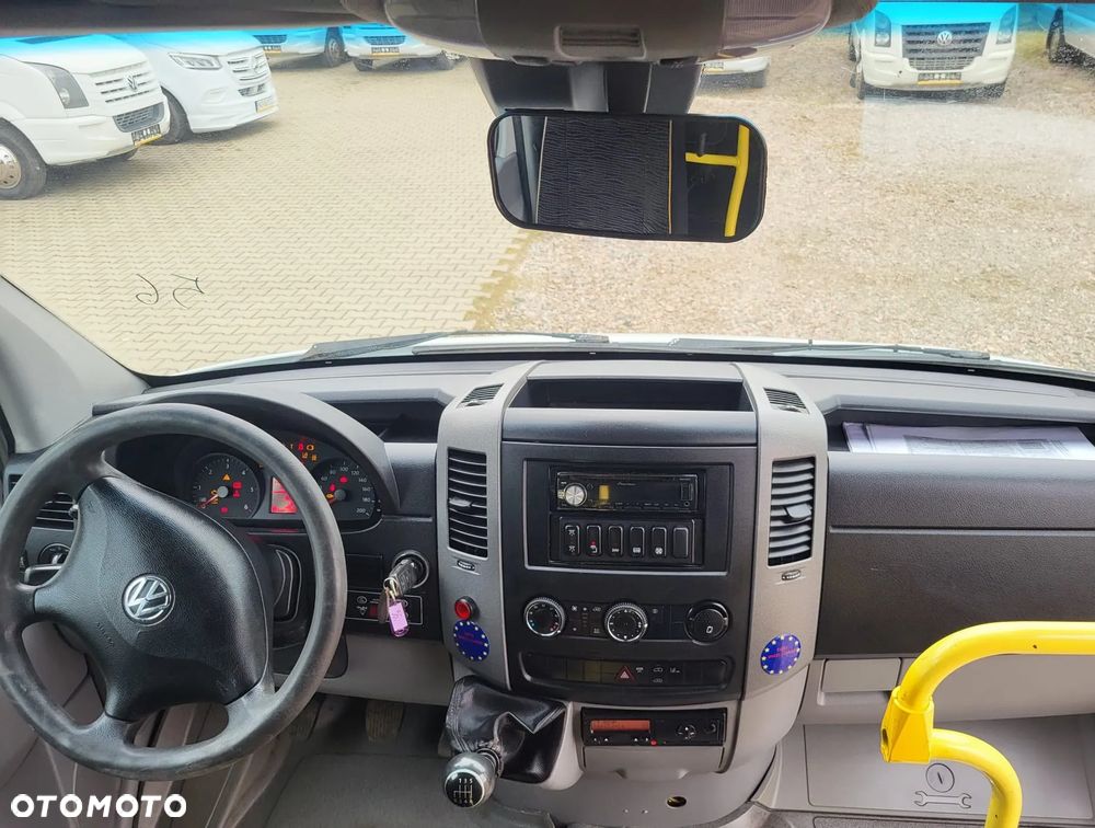 Volkswagen Crafter 24 - miejsca + 3 stojące - 10