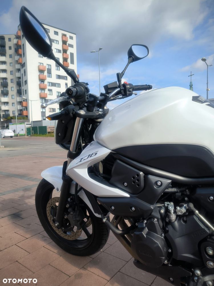 Yamaha XJ - 6
