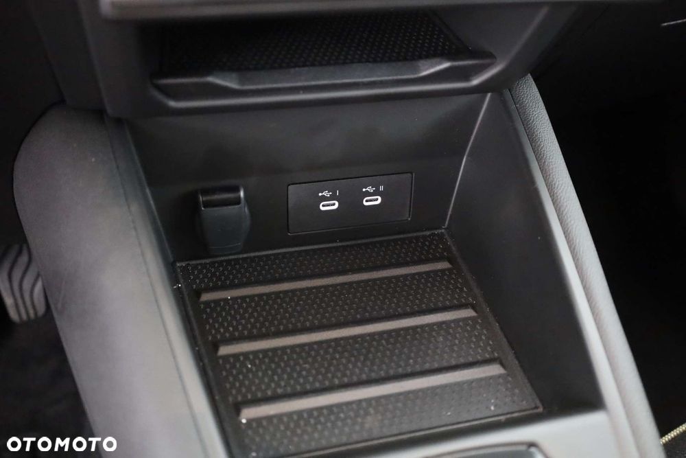 Renault Captur 1.3 TCe mHEV Techno EDC - 17