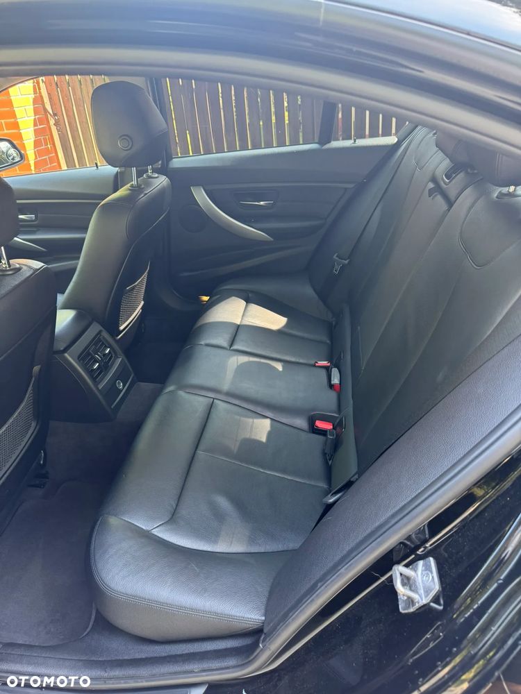 BMW Seria 3 328i - 17