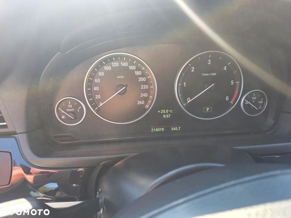 BMW Seria 5 525d - 16