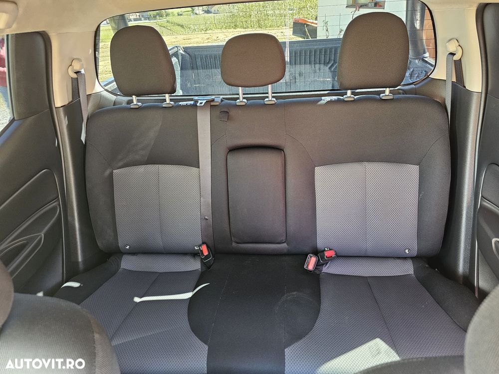 Mitsubishi L200 Double Cab M/T Invite - 10