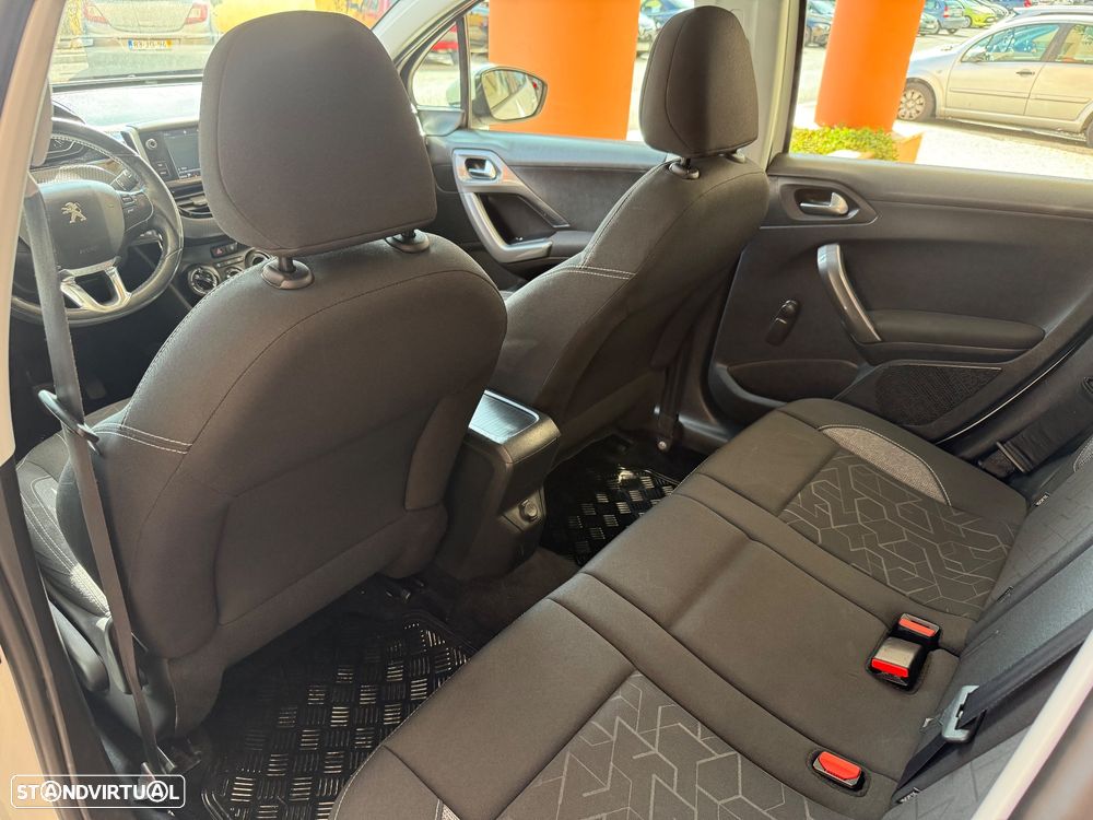 Peugeot 2008 1.5 BlueHDi Active - 27